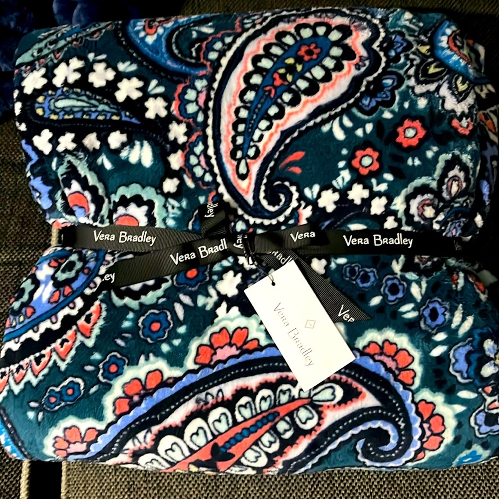 NEW! Authentic Vera Bradley Fleece blanket